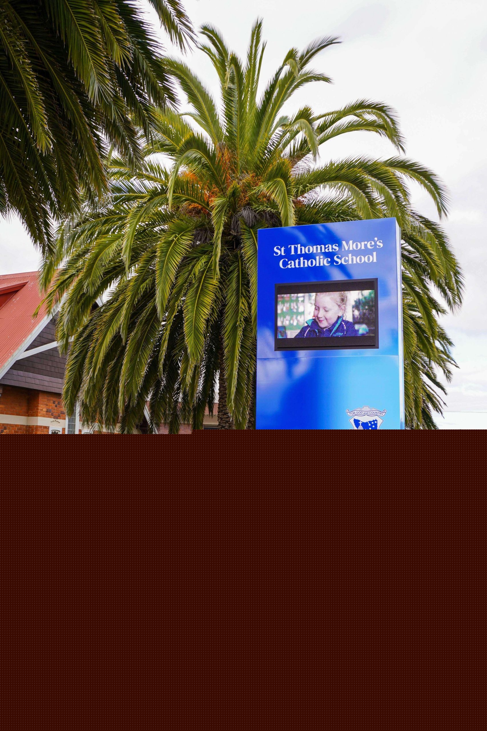 Digital Pylon Sign + Digital Signage Launceston