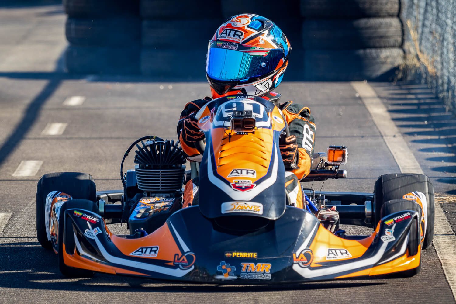 Makenzie Leonard Racing - Flying Colours Group